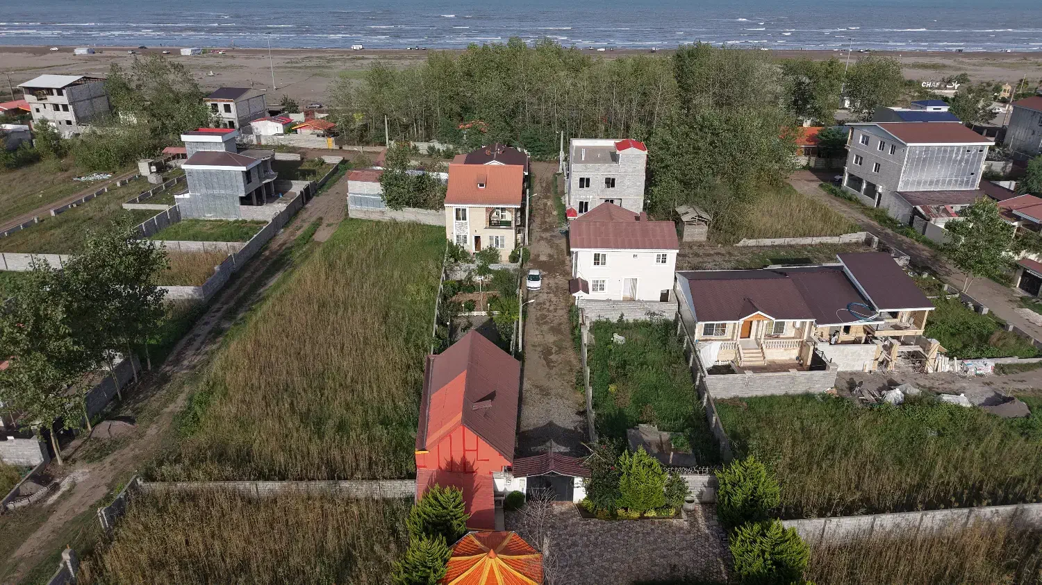 زمین ساحلی دیواربلند مشرف به دریا قابل ساخت|فروش زمین و ملک کلنگی|رشت, شهرک شهید رجایی|دیوار