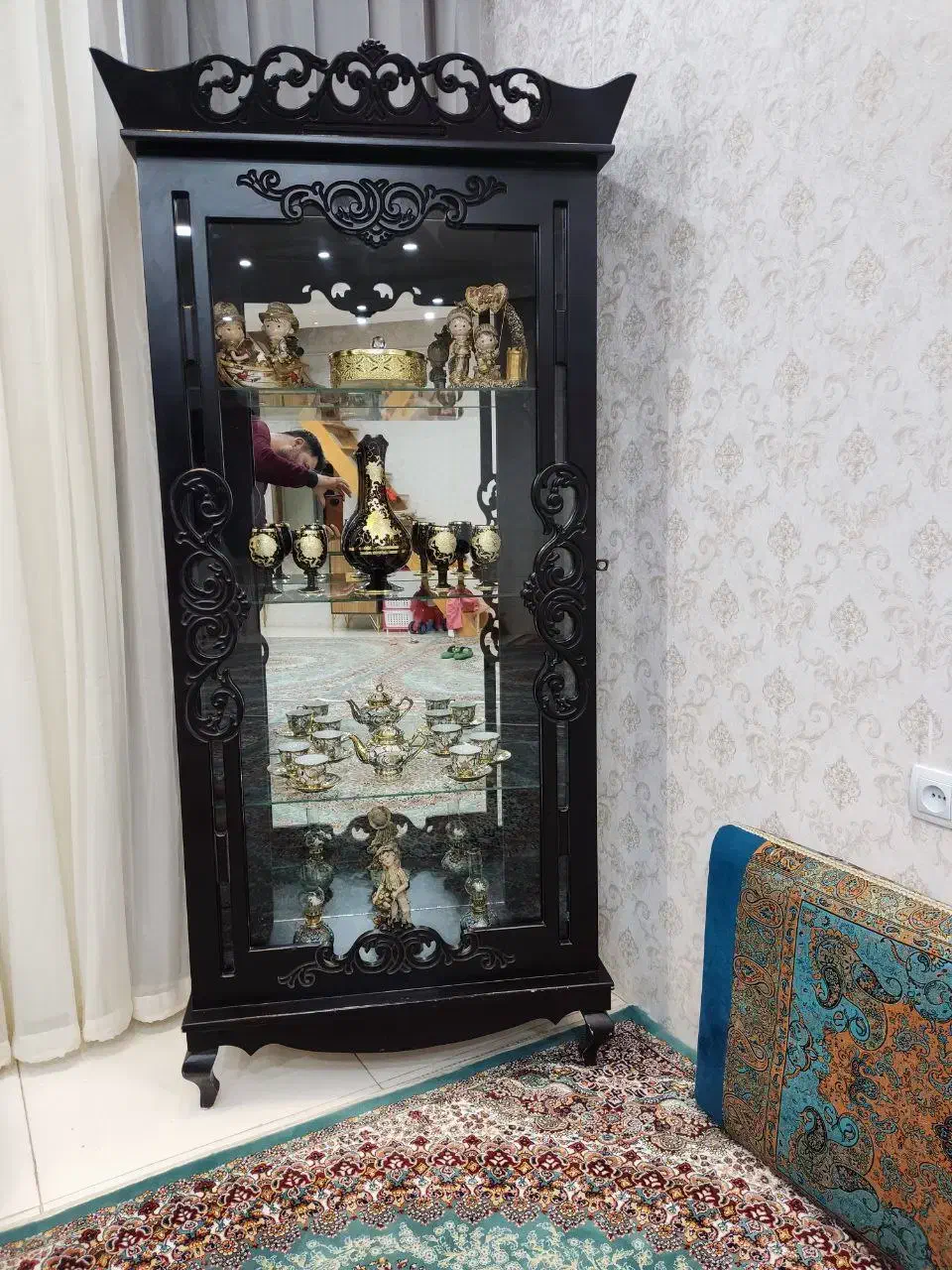 بوفه چوبی زیبا باتمام وسایلش|بوفه، ویترین، کنسول|سنندج, |دیوار