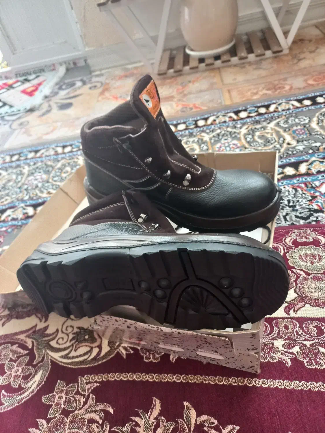 کفش ایمنی مقاوم و با دوام|کیف، کفش، کمربند|باسمنج, |دیوار