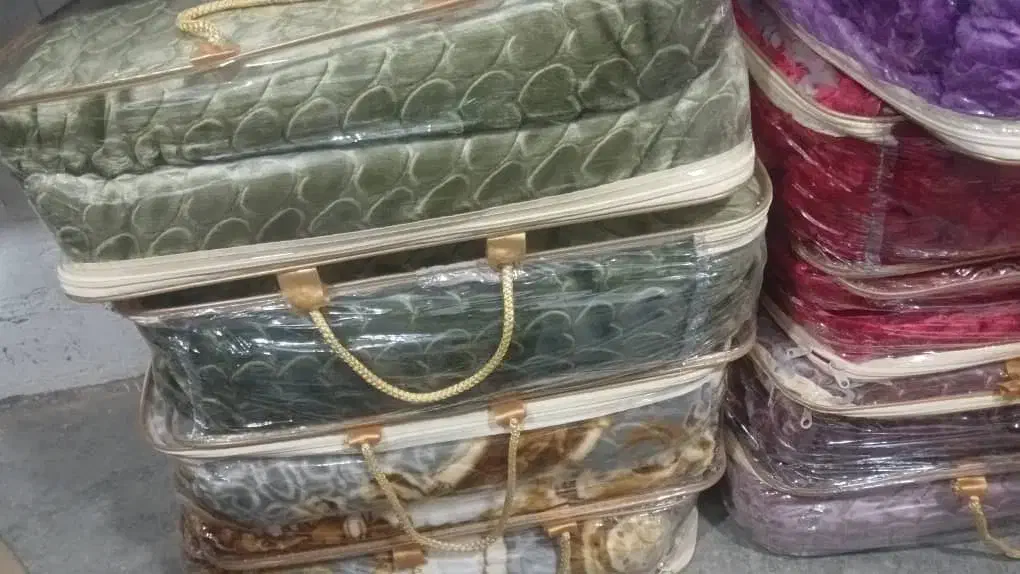 پتوی گلبافت دونفره|رختخواب، بالش، پتو|مسجد سلیمان, |دیوار