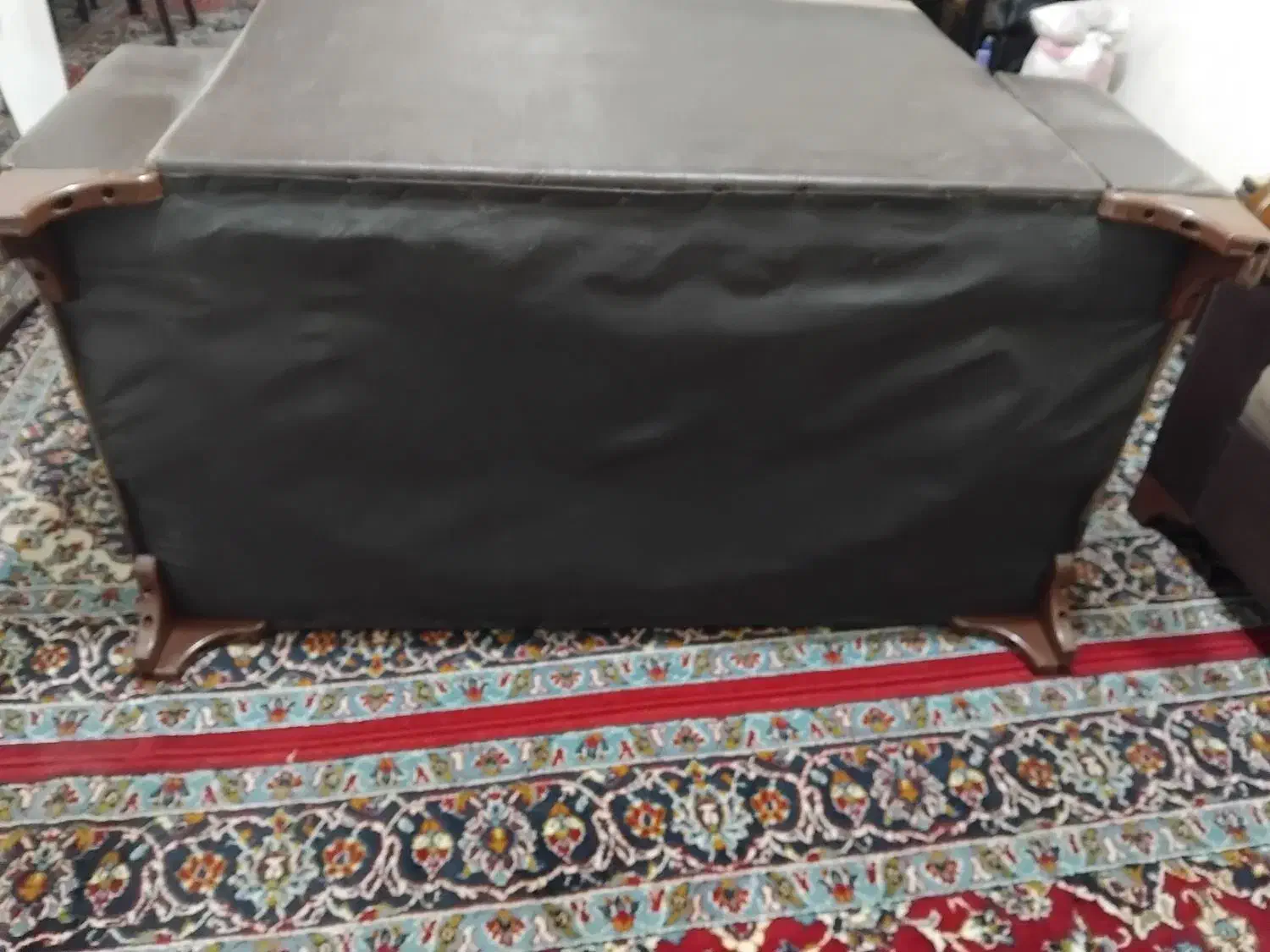 مبلمان ۷نفره با جلو مبلی سالم|مبلمان خانگی و میز عسلی|رشت, کوی بیانی|دیوار