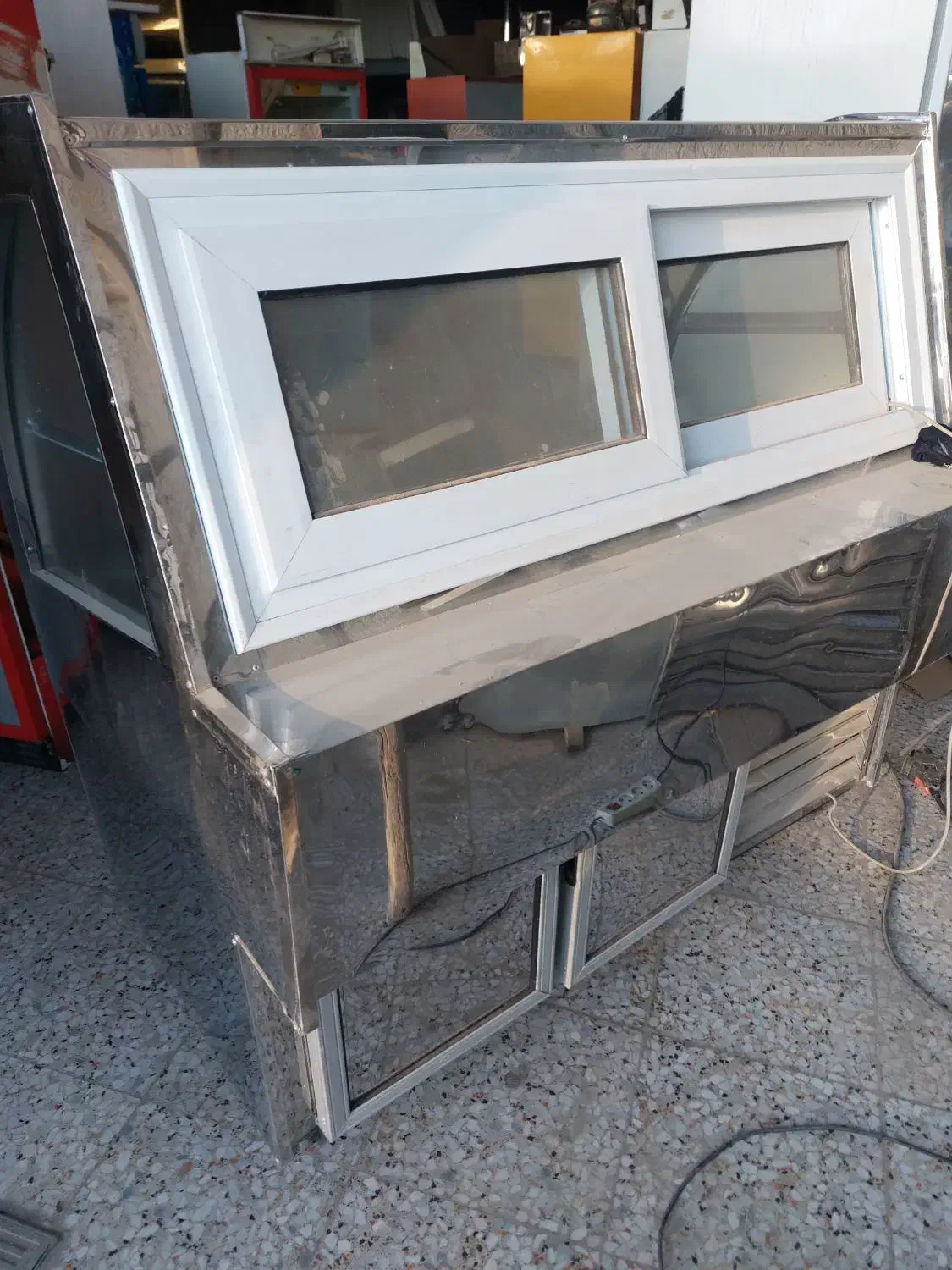 تاپینگ ترشی ویخچال کبابی|کافیشاپ و رستوران|شهرضا, |دیوار