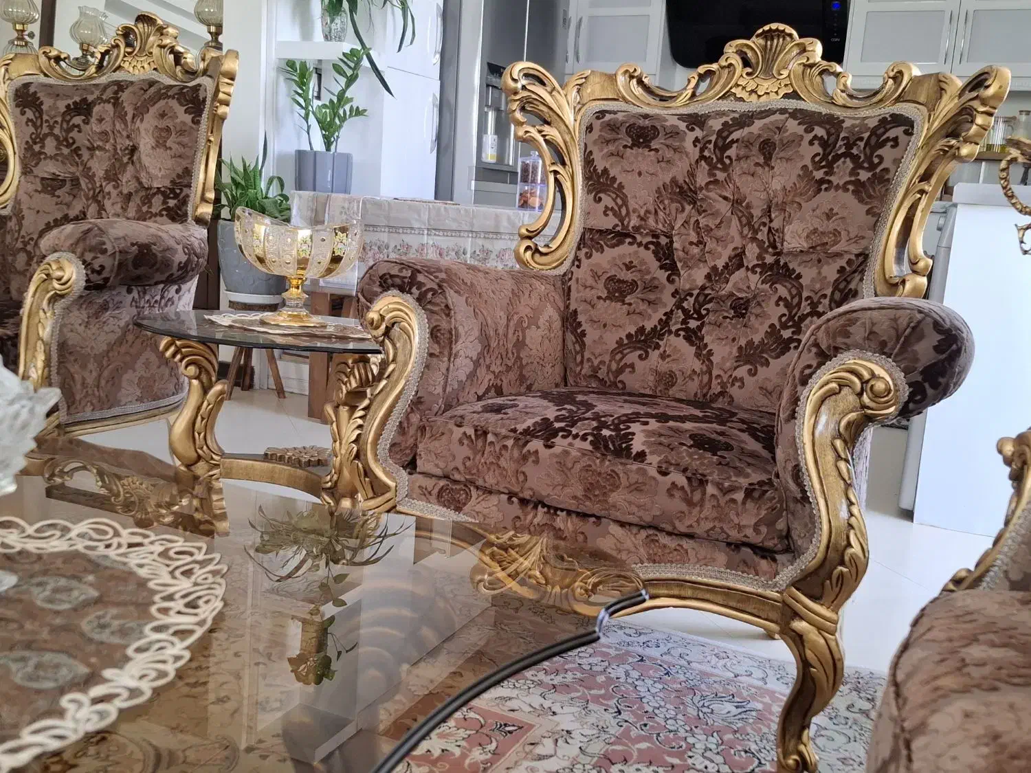 فروش مبل سلطنتی در حد نو|مبلمان خانگی و میز عسلی|تهران, چیتگر شمالی|دیوار