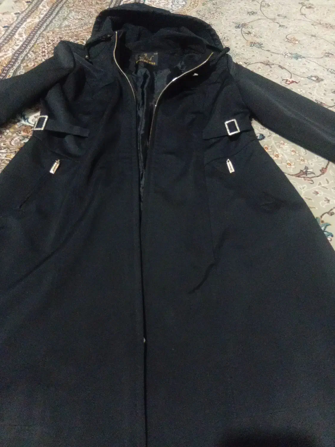 پالتوبارانی|لباس|اردبیل, |دیوار