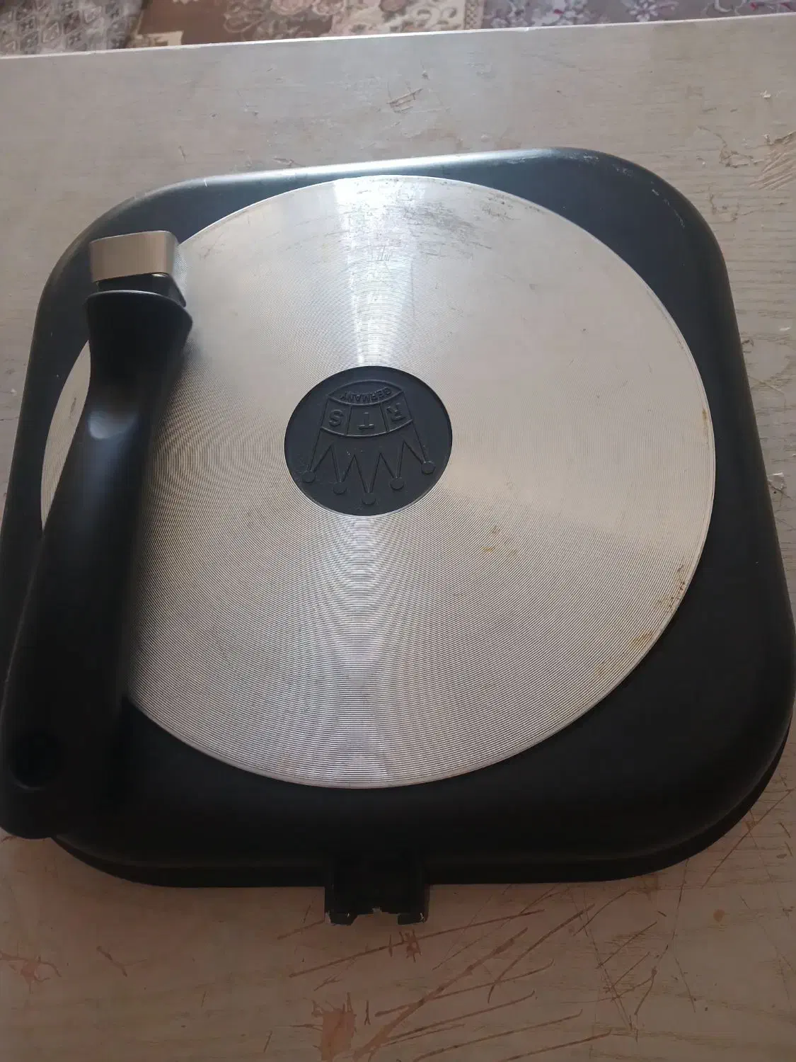 ماهیتابه چدن ۲۸×۲۸ بدون سر|ظروف پخت‌وپز|مشهد, مقدم|دیوار