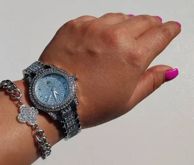 ساعت مچی زنانه هدیه روز مادر|ساعت|رشت, هلال احمر|دیوار