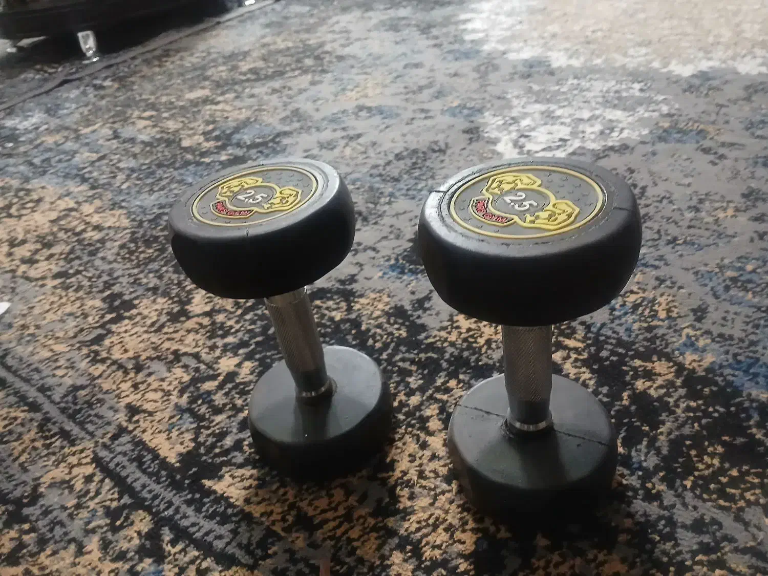 دوعدد دمبل ۲ونیم کیلویی نو نو|تجهیزات ورزشی|اصفهان, شهید رجایی|دیوار