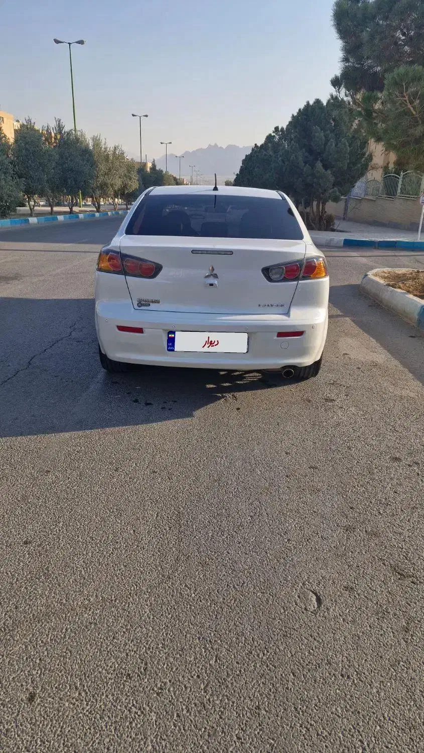 میتسوبیشی لنسر ۲۰۱۷ اتوماتیک سفید رنگ|خودرو سواری و وانت|اصفهان, سپاهانشهر|دیوار