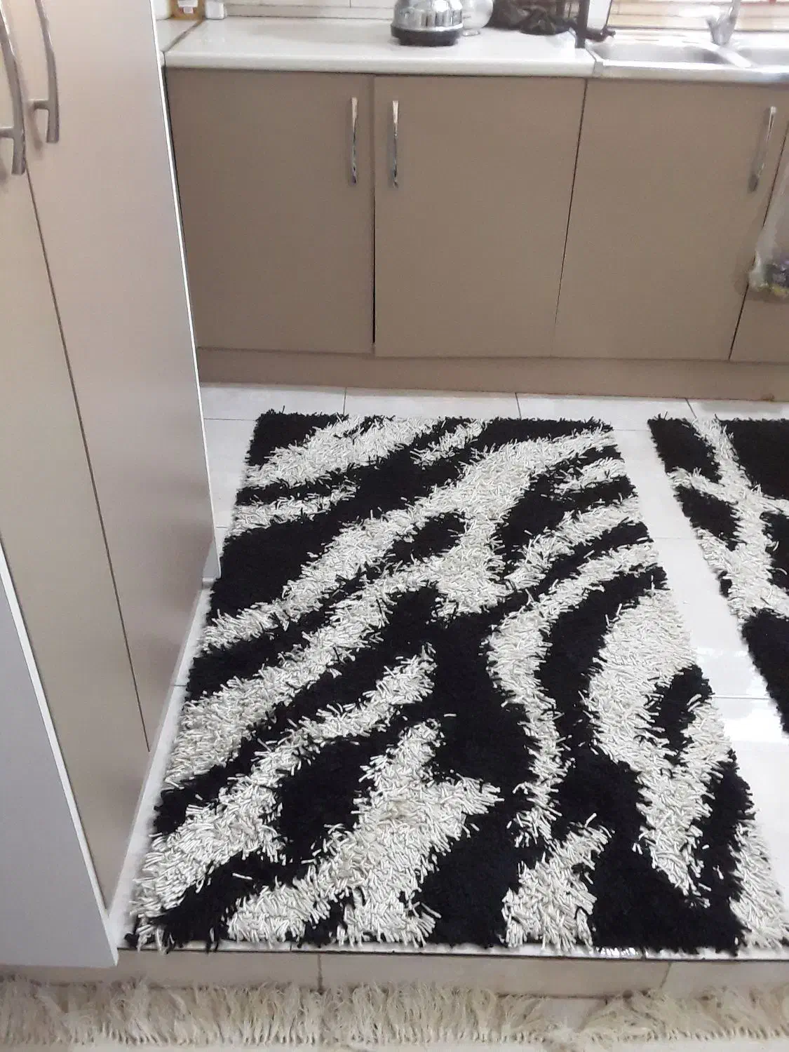 3عدد فرش یک در یک نیم|فرش|ری, تصفیه خانه|دیوار