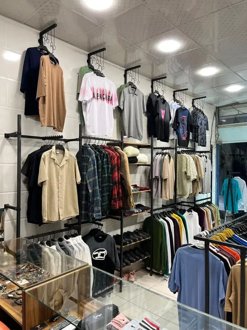 رگال، دکور لباس مردانه|فروشگاه و مغازه|قم, نخودی|دیوار