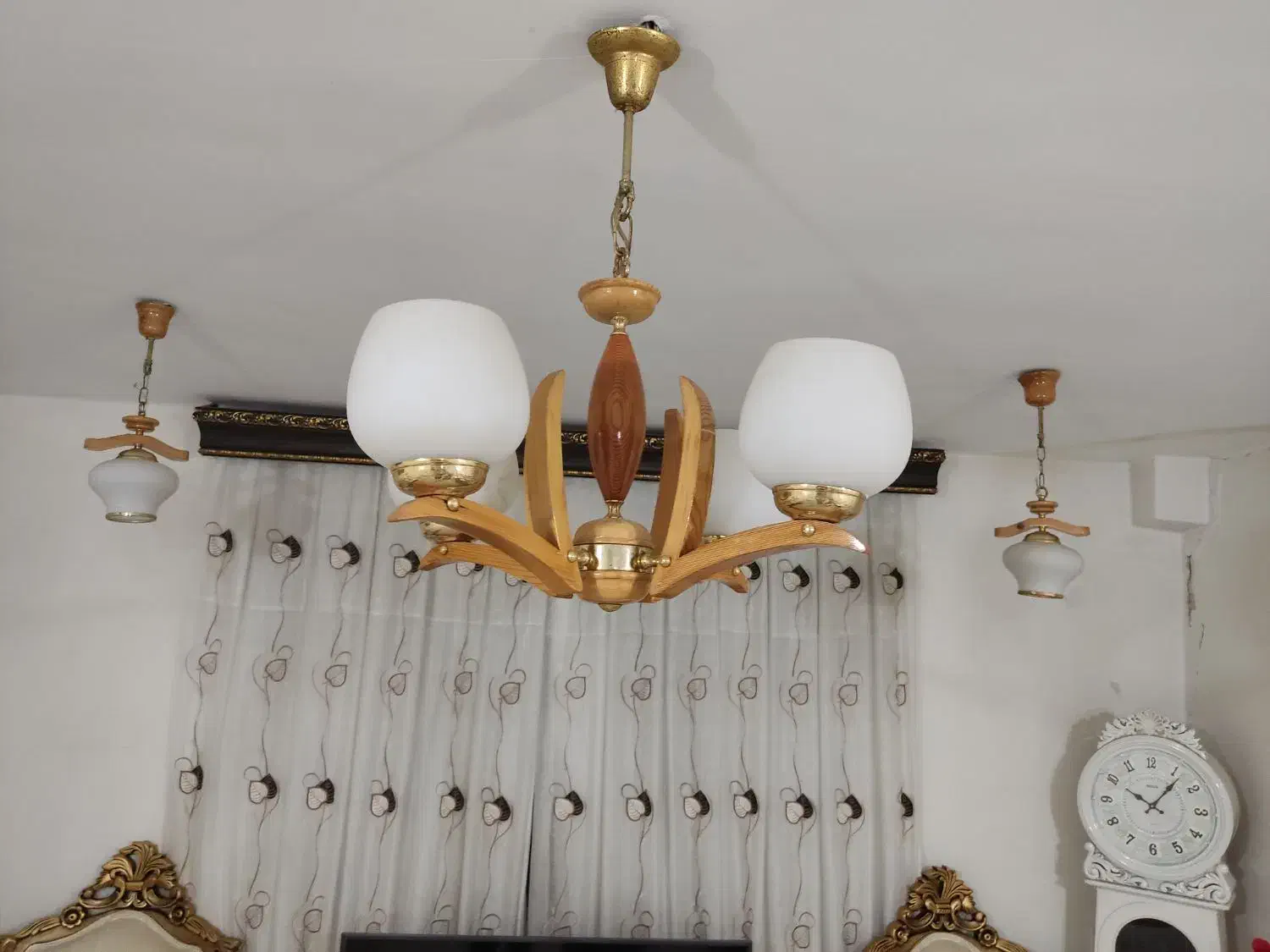 لوستر هنری با چوب روسی|لوستر و چراغ آویز|اهواز, زیتون کارمندی|دیوار