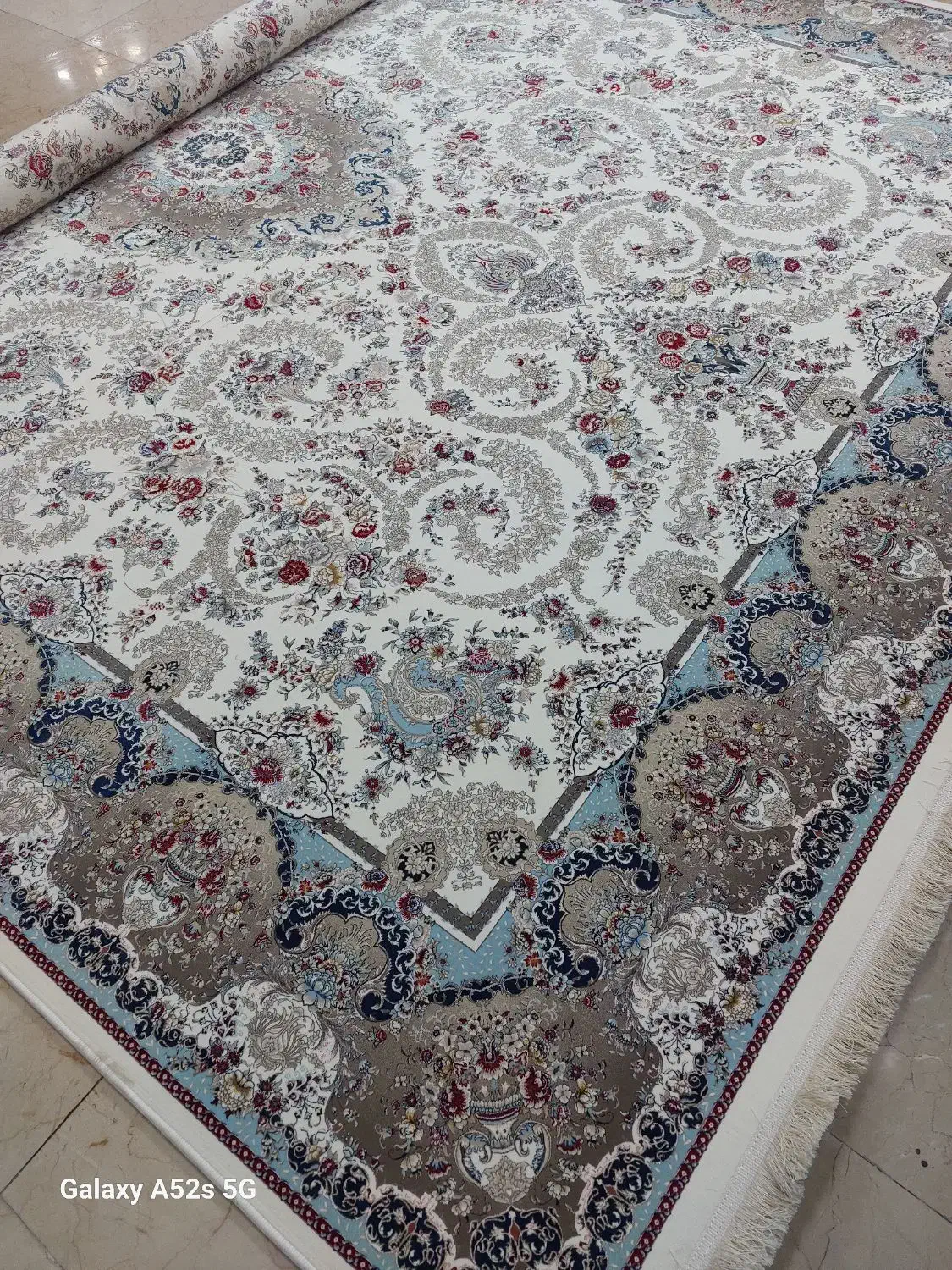 فرش ۱۵۰۰شانه کاربنی|فرش|محمدیه-قزوین, |دیوار