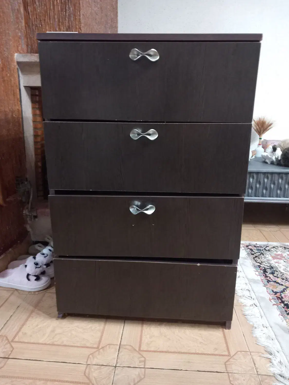 درآور|جاکفشی، کمد، دراور|بندر انزلی, معلم|دیوار