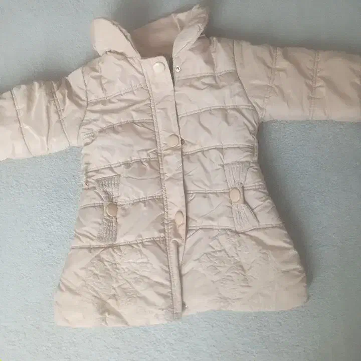 مانتووکاپشن|لباس|تربت جام, میان جام|دیوار