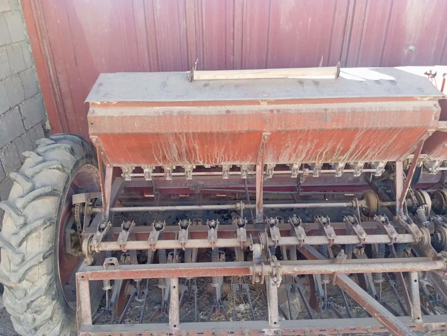 بذرپاش روسی|ماشین‌آلات صنعتی|قروه, |دیوار