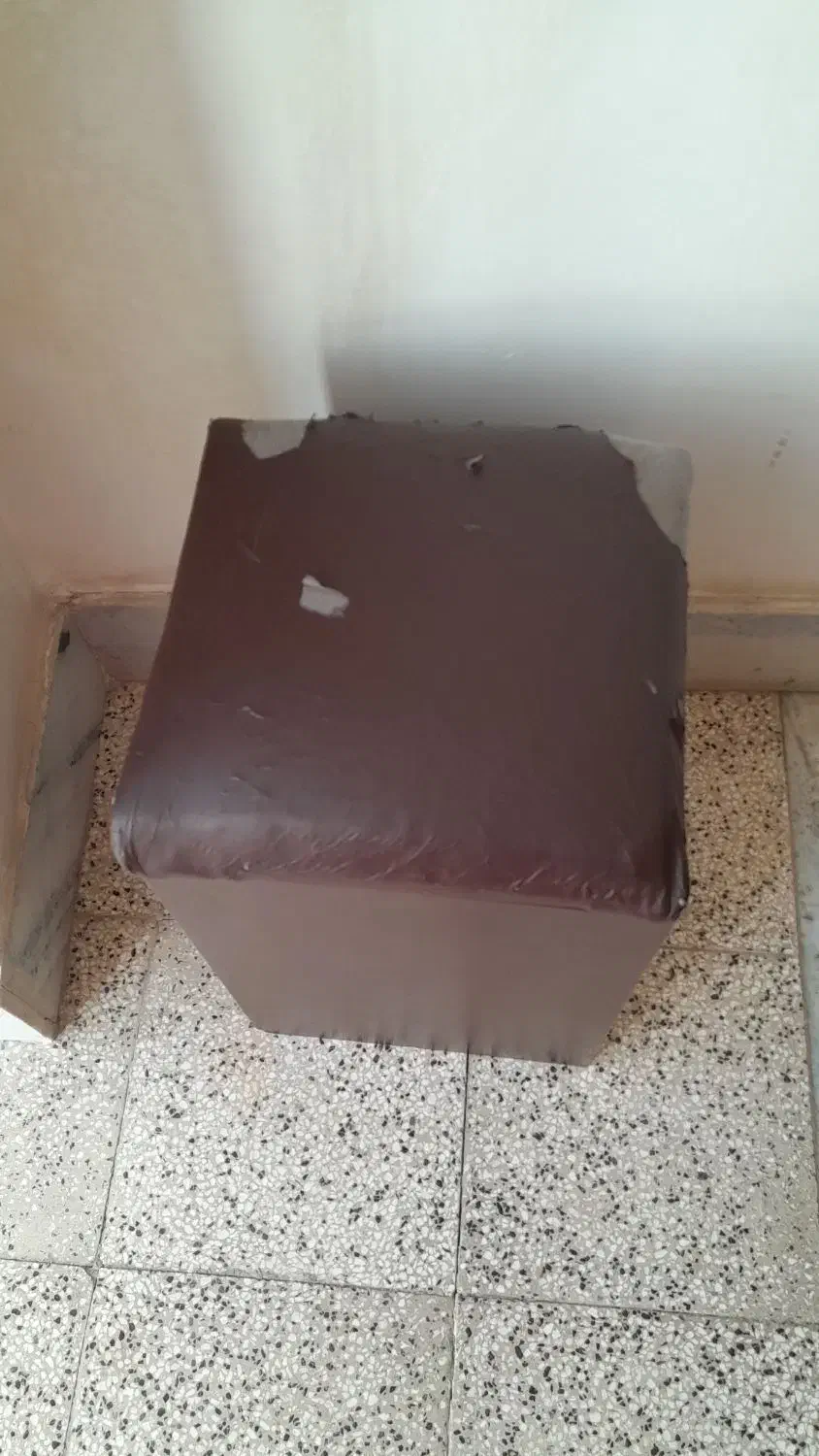 نیمکت|صندلی و نیمکت|نیشابور, دارایی|دیوار