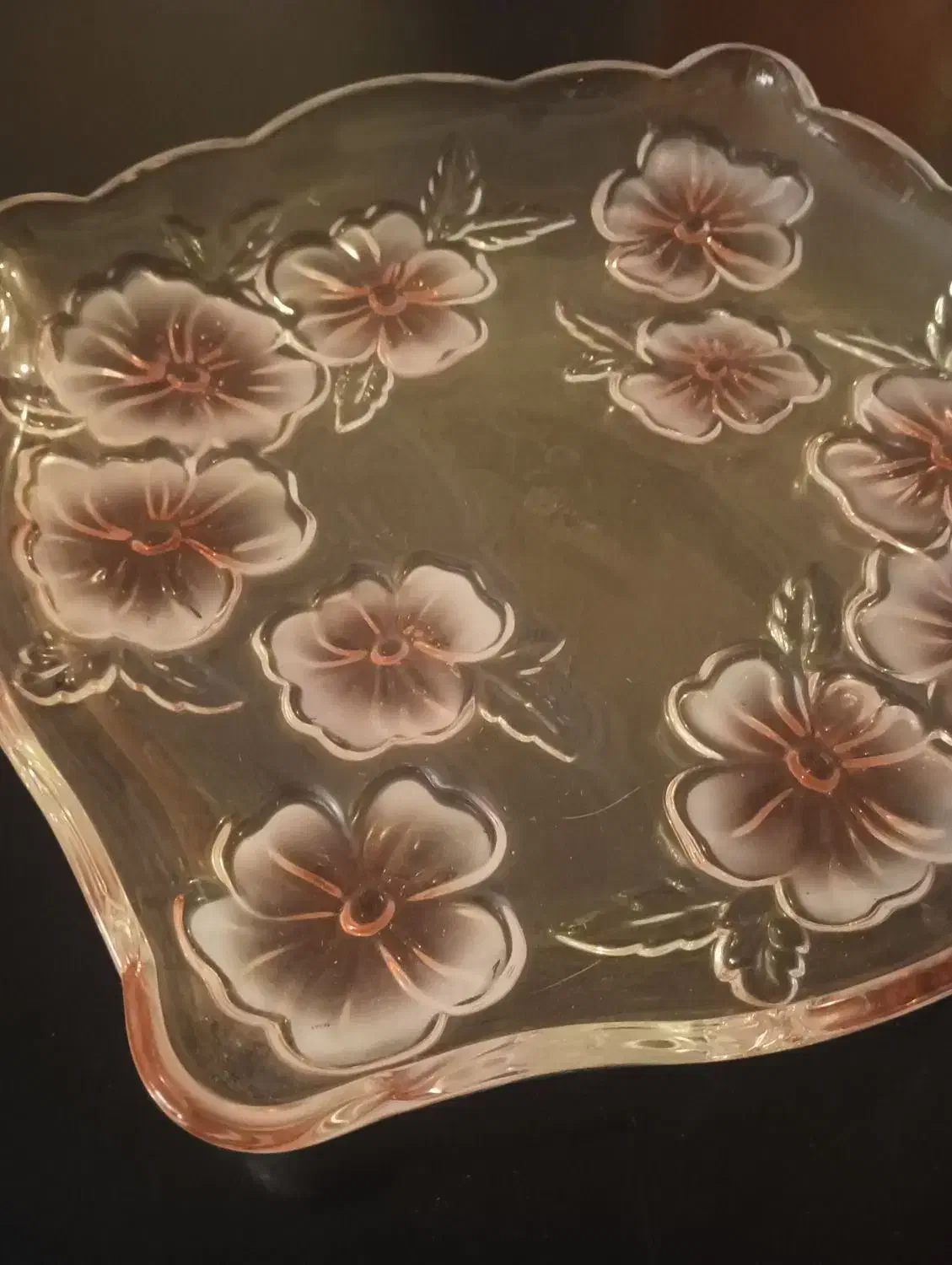 ظرف والترآلمان گل برجسته|ظروف سرو و پذیرایی|شیراز, زرگری|دیوار