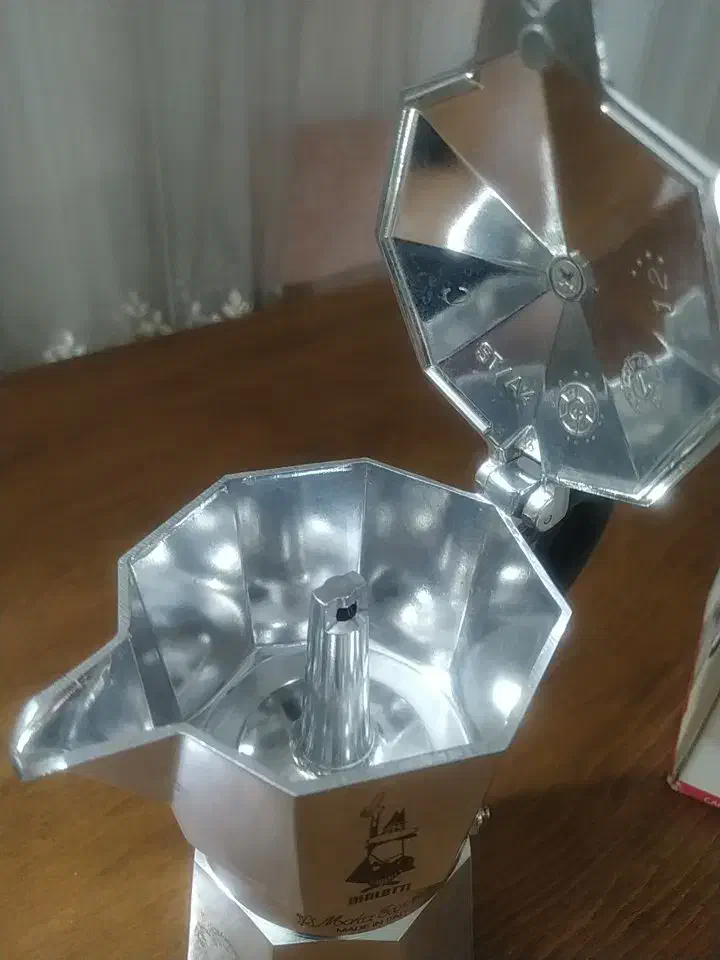 موکا پات اصلی بیالتی|قوری، کتری، قهوهساز دستی|فولادشهر, B4|دیوار