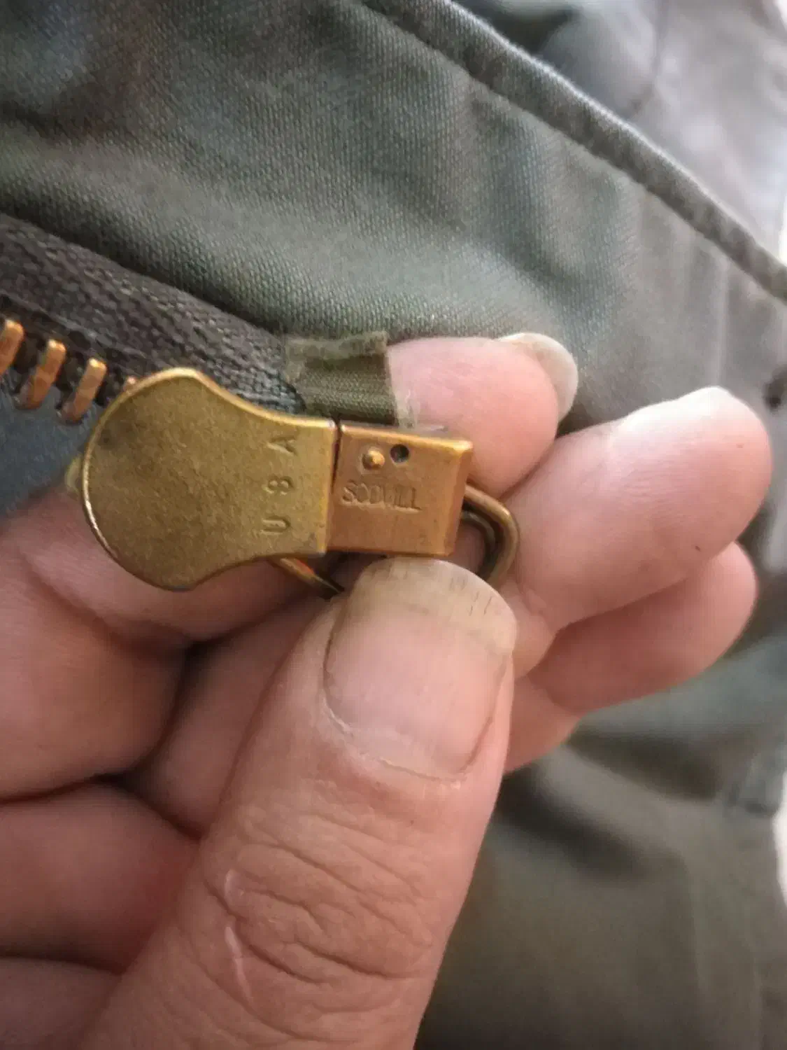 ابرکت، اصل امریکایی|لباس|گرگان, |دیوار