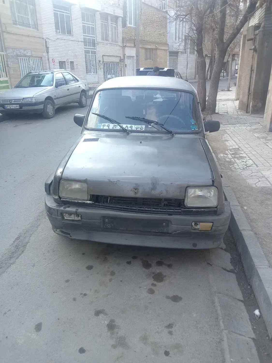 82کاربرات|موتورسیکلت|فاروج, |دیوار