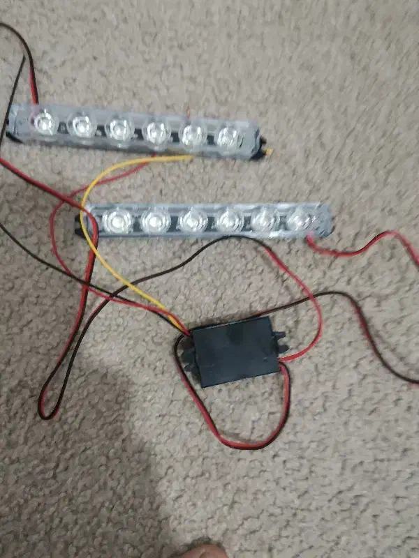 چراغ پلیسی|لامپ و چراغ|گلبهار, نوبهار|دیوار