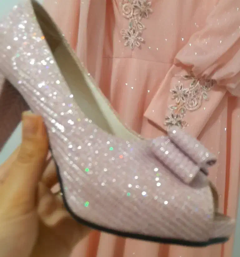 کفش مجلسی|کیف، کفش، کمربند|نهاوند, |دیوار