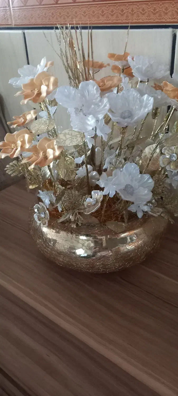 گلدان با 25 شاخه گل|گل مصنوعی|الیگودرز, |دیوار