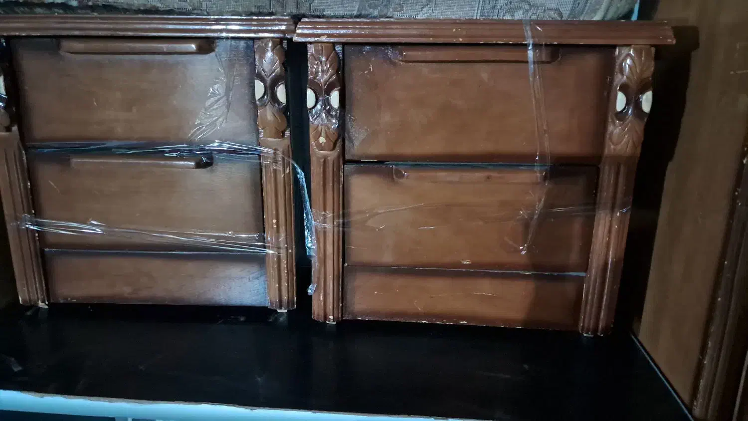 تعدادی|میز تحریر و کامپیوتر|یزد, |دیوار