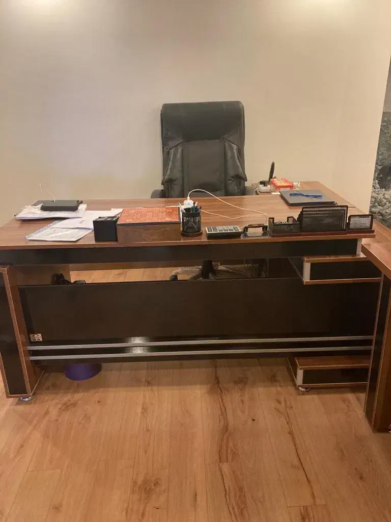 میز اداری مدیریتی|مبلمان اداری|شیراز, زند|دیوار