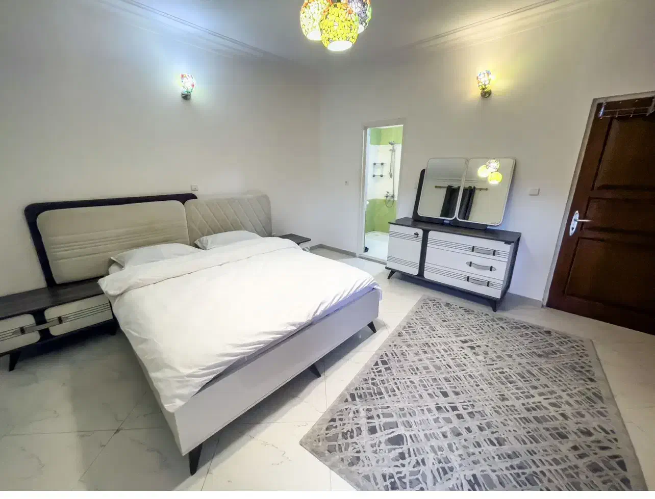 اجاره آپارتمان مبله شیک نوساز مرکز شهر انقلاب|اجارهٔ کوتاهمدت آپارتمان و سوئیت|تهران, جمالزاده|دیوار