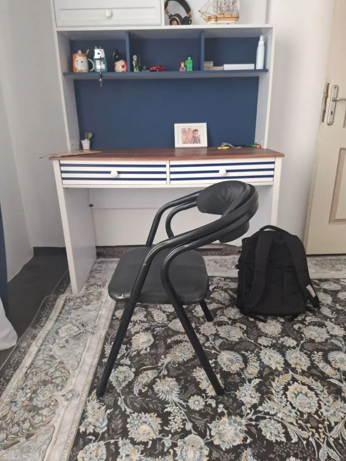 صندلی|صندلی و نیمکت|کنگاور, |دیوار