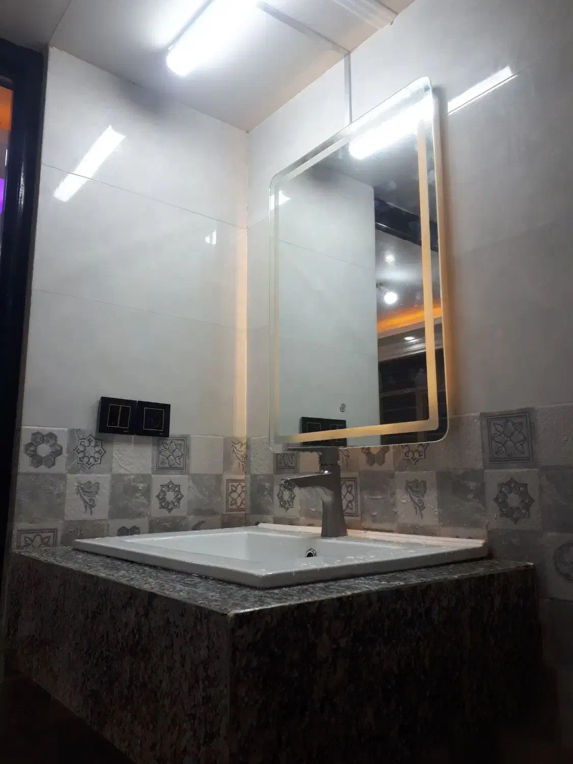 کاشی کار سرامیک کار و اسلب کار|خدمات پیشه و مهارت|قائن, |دیوار