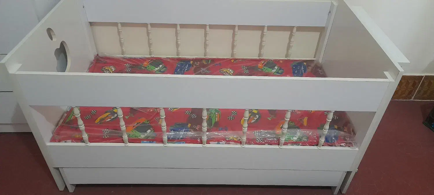 تخت بچه|تخت و سرویس خواب|لردگان, |دیوار