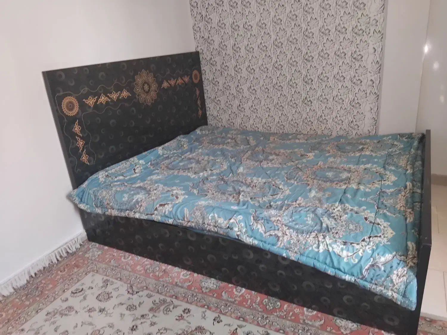 تخت دونفرسالم با همراه دشک به فروش میرسد|تشک تختخواب|دماوند, مسکن مهر گیلاوند|دیوار