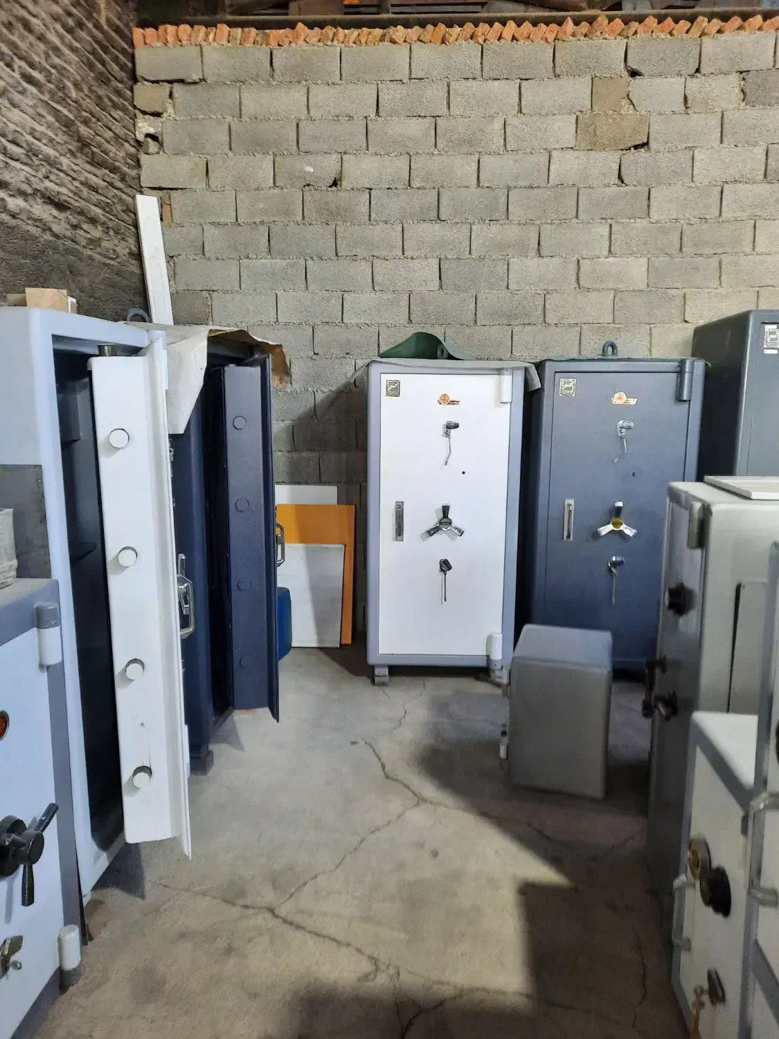 S کاوه ۱۶۰ و ۱۸۰ / گاو صندوق رمز آمریکاکلیدتاشو|ابزارآلات|تهران, خلیج فارس|دیوار