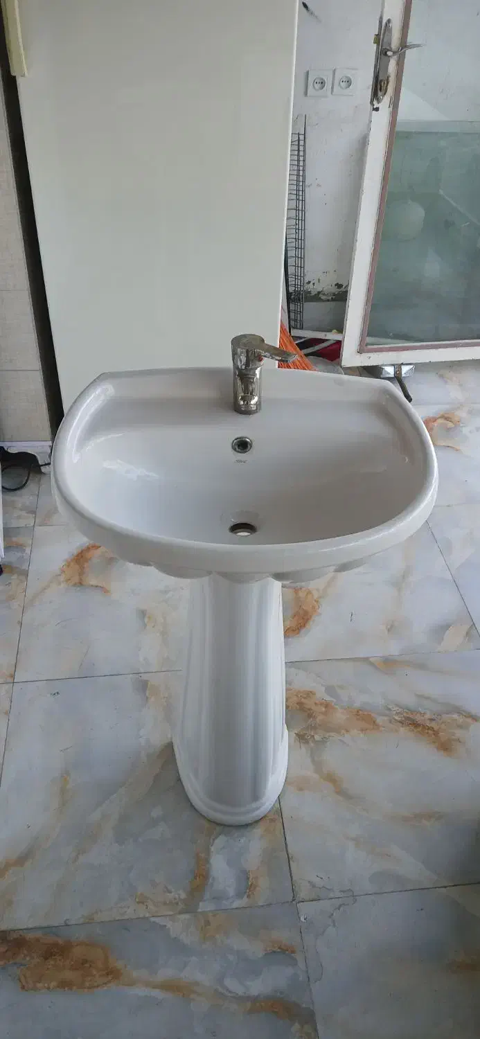 روشویی با شیر اهرمی تمیز درحد|لوازم سرویس بهداشتی|شاهین دژ, |دیوار