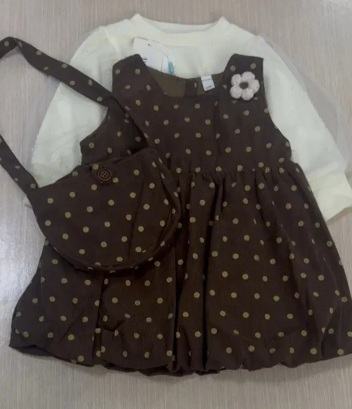 سه تیکه دخترانه|کفش و لباس بچه|عباسآباد, |دیوار