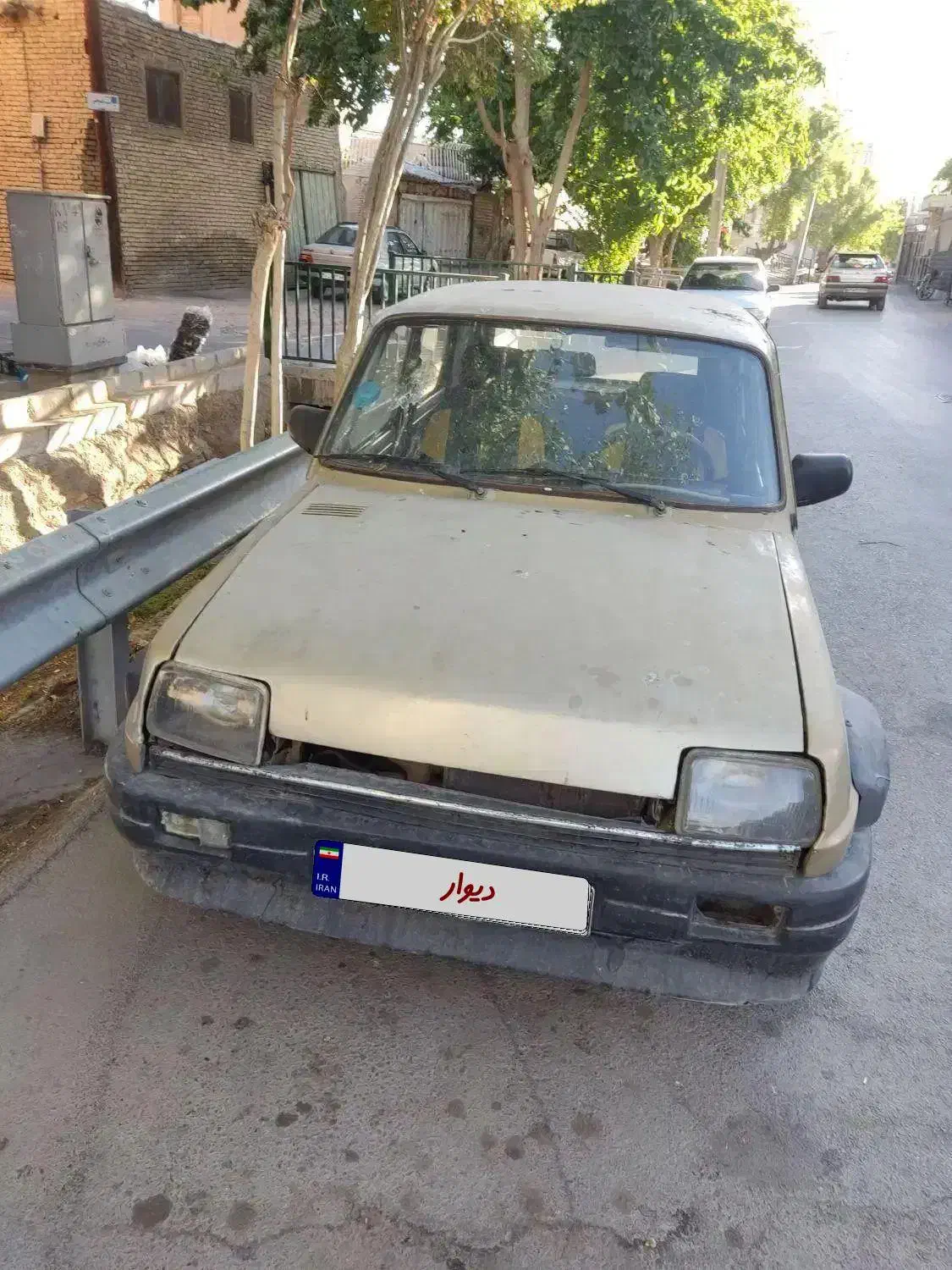 پی کی|خودرو سواری و وانت|اصفهان, نقش جهان|دیوار