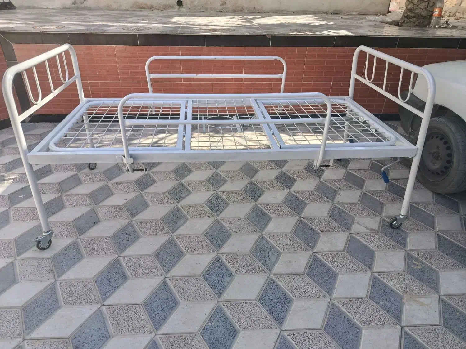 تخت بیمارستانی(تخت مریض)|پزشکی|قیروکارزین, |دیوار