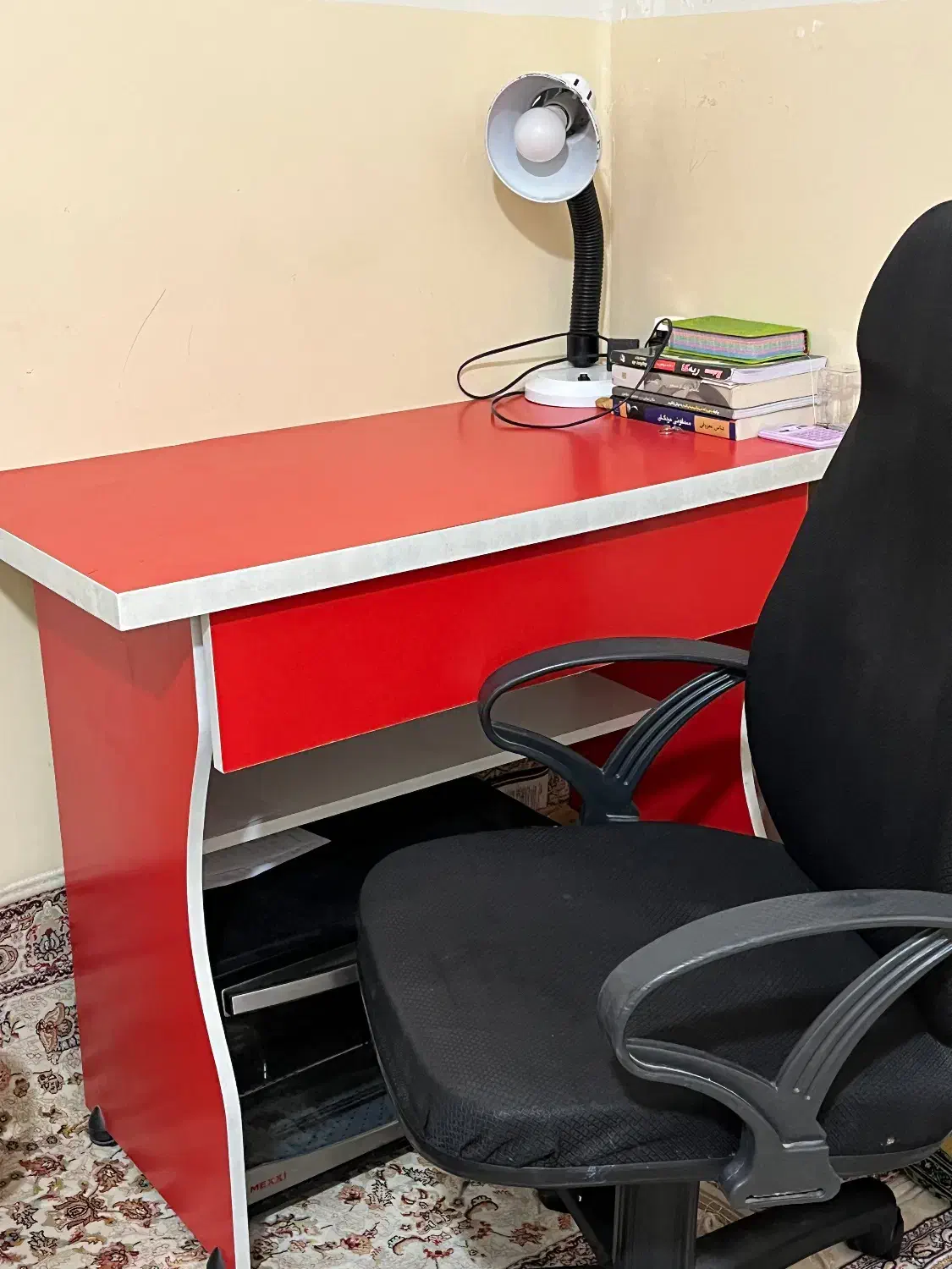 میزتحریر و صندلی|میز تحریر و کامپیوتر|یاسوج, |دیوار