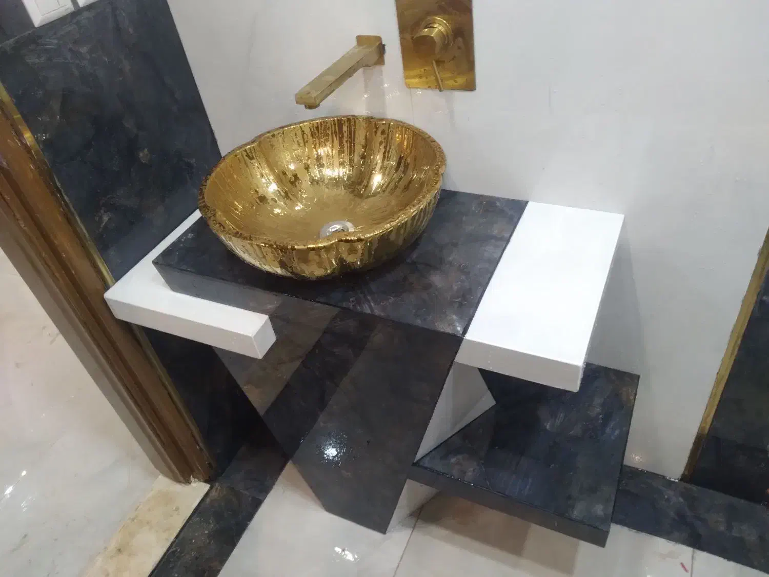 طراحی خاص وتولید با کیفیتروشویی وکابین سرامیکی|لوازم سرویس بهداشتی|سیرجان, |دیوار