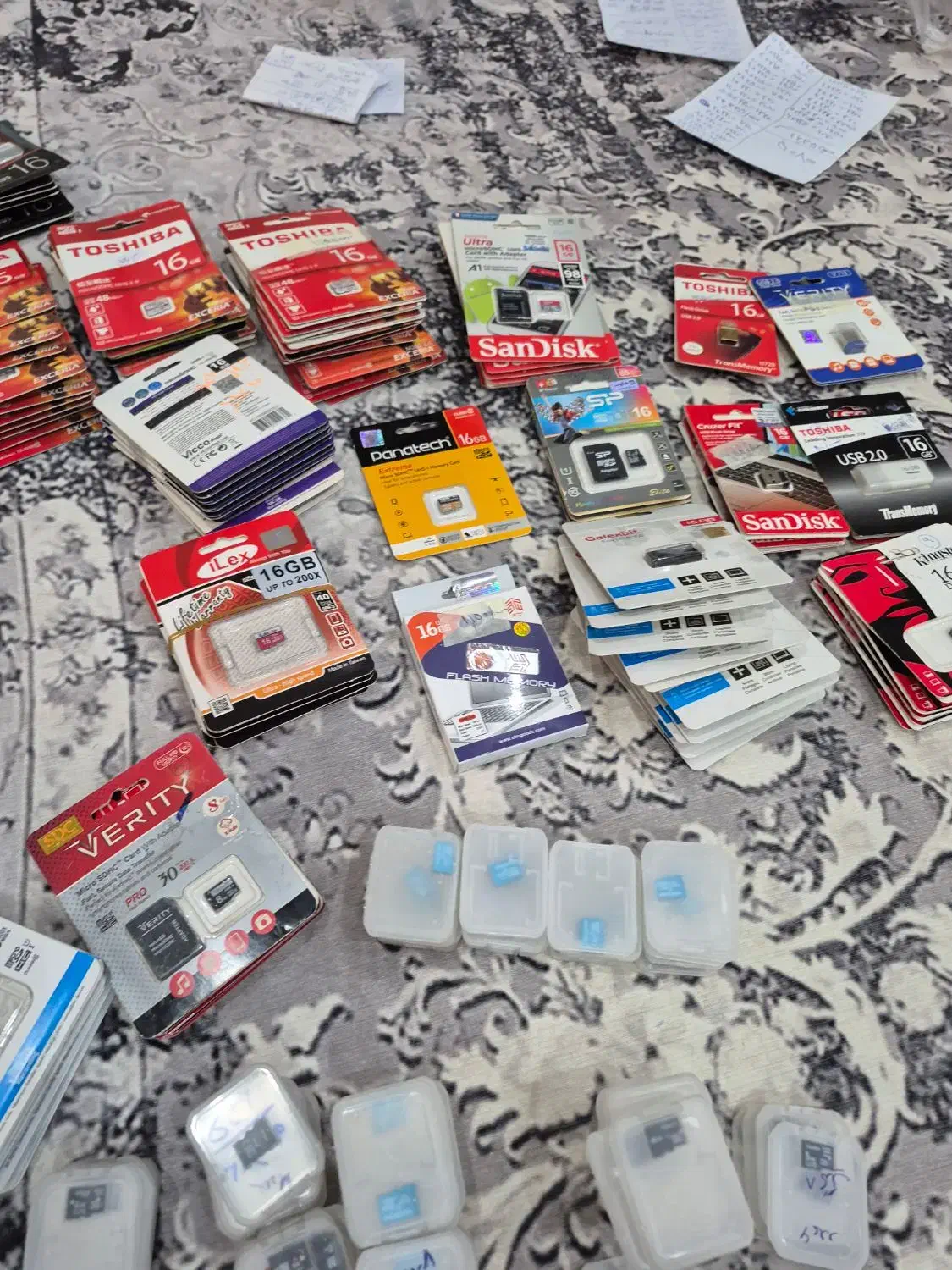 رم و فلش ۸ و ۱۶ و ۳۲ گیگ به قیمت عمده همه باهم|لوازم جانبی موبایل و تبلت|تهران, نیروی هوایی (پیروزی)|دیوار