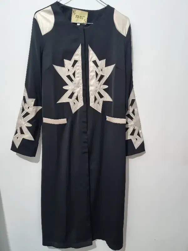 مانتو|لباس|میانه, |دیوار