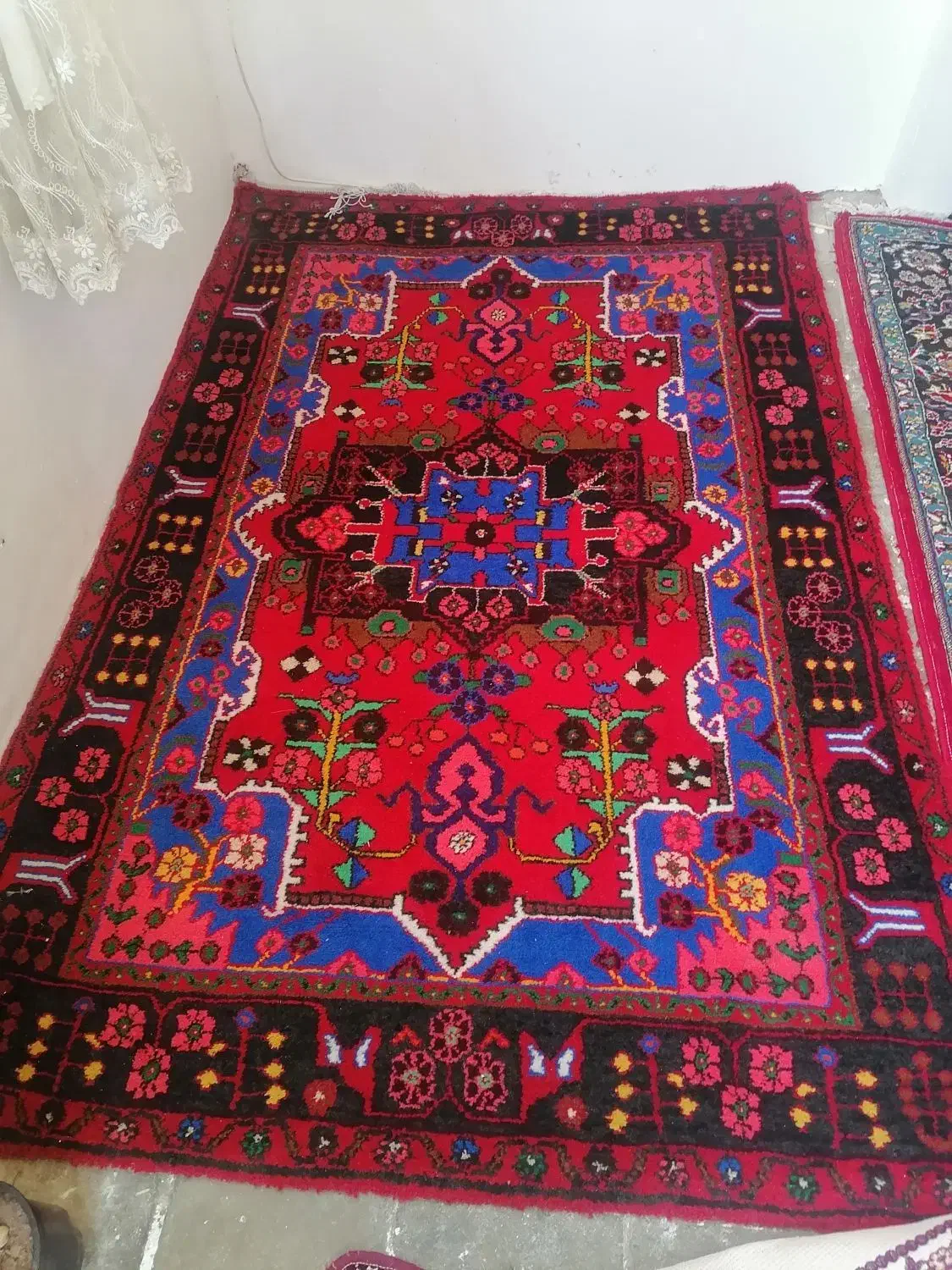 فرش دست باف|فرش|اشترینان, |دیوار