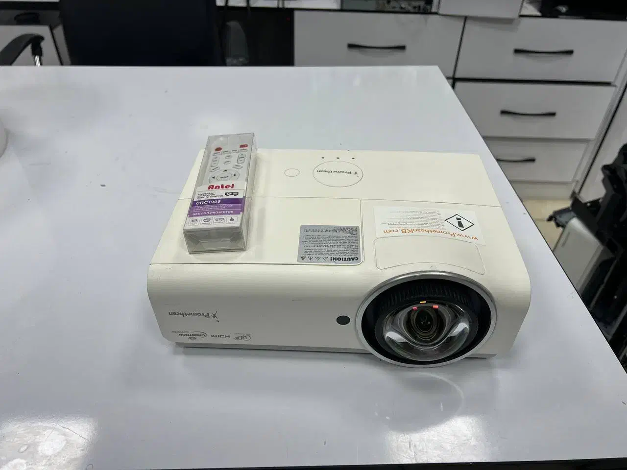 ویدئو پروژکتور پرمتین|تلویزیون و پروژکتور|خرمآباد, |دیوار