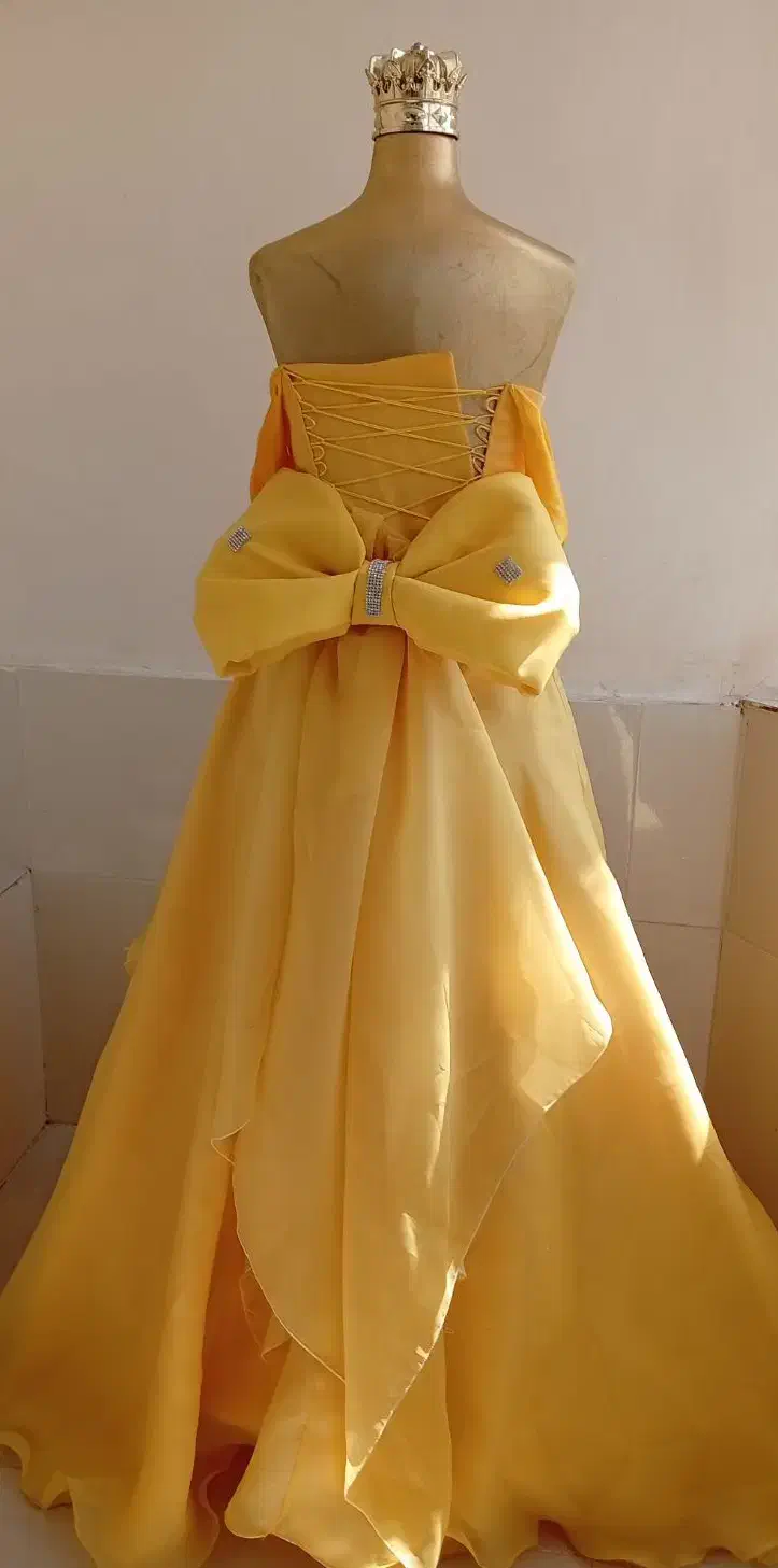 لباس مجلسی|لباس|نیشابور, بزرگمهر|دیوار