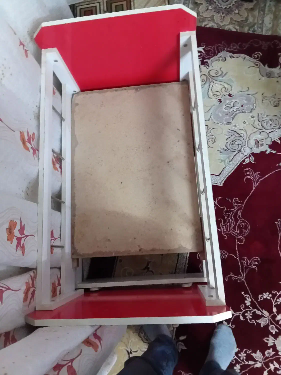 تخت خواب بچه|تخت و سرویس خواب|قم, چهل درخت|دیوار