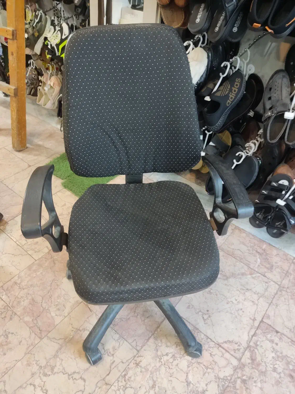 صندلی چرخـدار|دفتر کار|خرم‌آباد (تنکابن), |دیوار