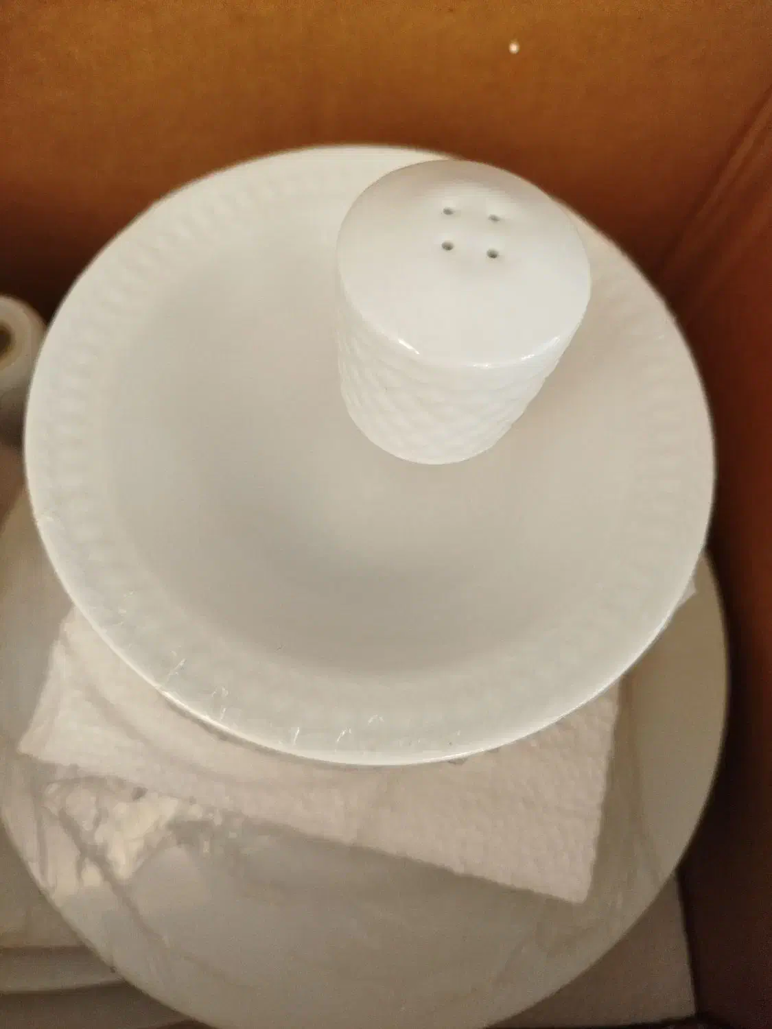 سرویس ۲۸پارچه سفید|ظروف سرو و پذیرایی|زاهدان, |دیوار