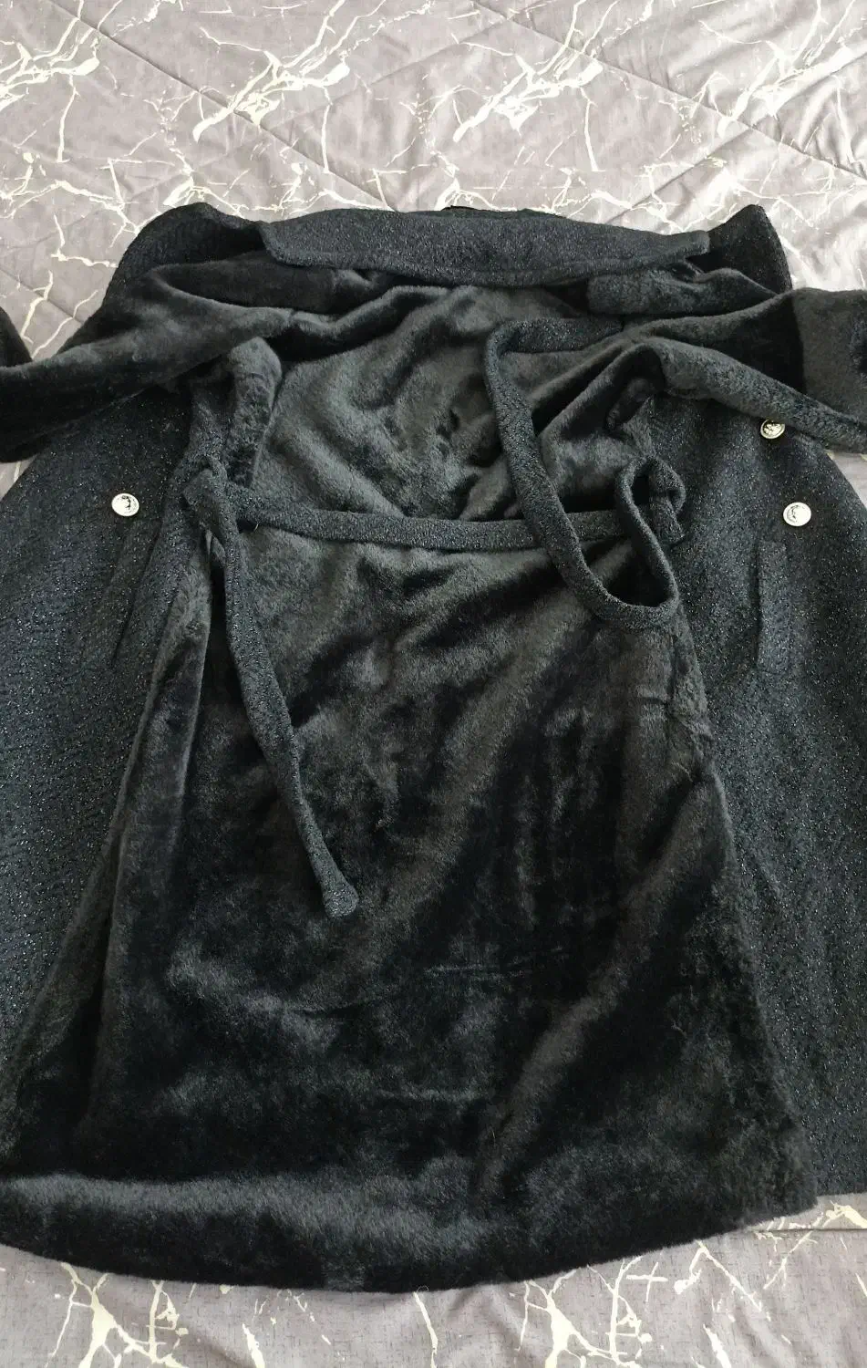 پالتو|لباس|دهگلان, |دیوار